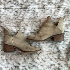 Trafaluc by Zara Tan Booties